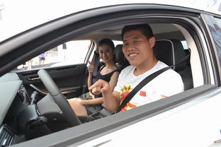 ufc李景亮与观致陆战队美女亲密互动