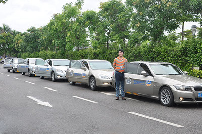 深圳市鑫顺安汽车陪驾服务 - 企业风采 - 换证服务