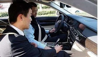 汽车在江阴深夜肇事,为何坐副驾驶这位被吊销了驾驶证